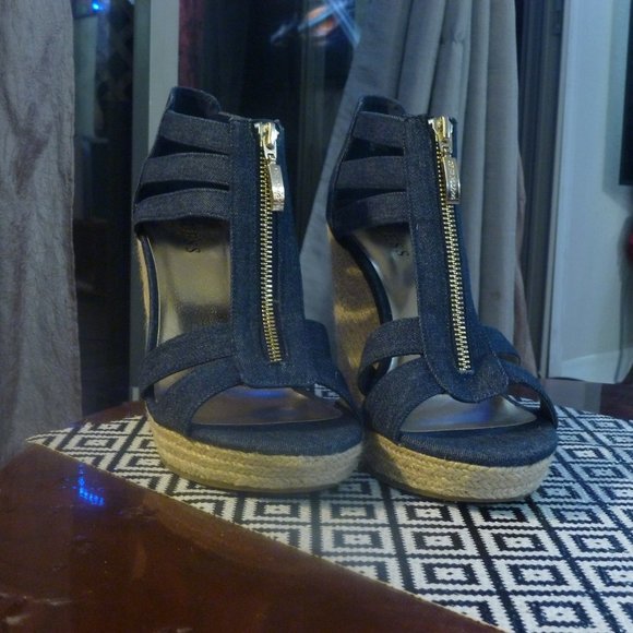 GUESS "Lora" zip-front espadrille - Picture 6 of 9